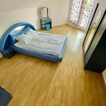 Teslas Villa